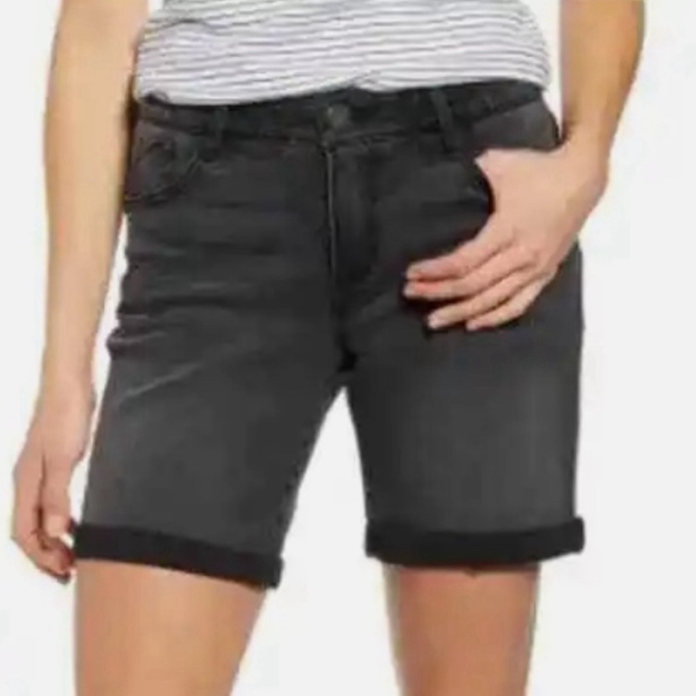Wit & Wisdom Ab Solution Black Faded Denim Shorts Size 4 Stretch Roll Cuff NWT